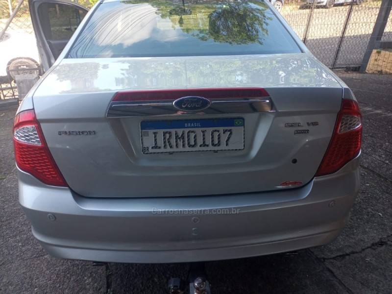 FORD - FUSION - 2010/2010 - Prata - R$ 43.900,00