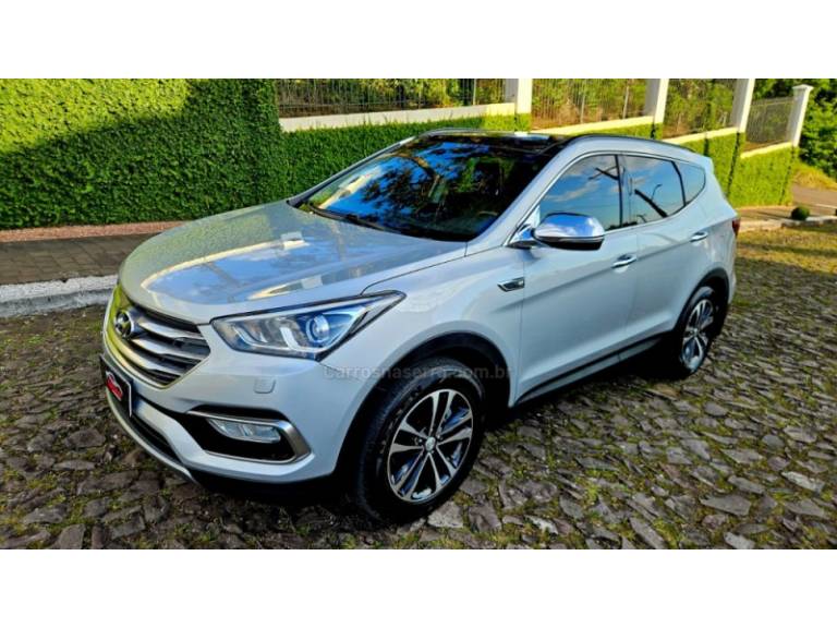 HYUNDAI - GRAND SANTA FÉ - 2018/2019 - Prata - R$ 137.900,00