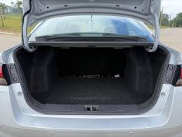 NISSAN - VERSA - 2020/2021 - Prata - R$ 81.900,00