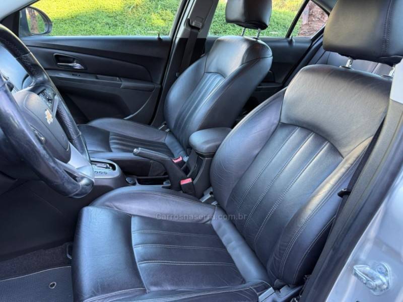 CHEVROLET - CRUZE - 2016/2016 - Prata - R$ 72.900,00