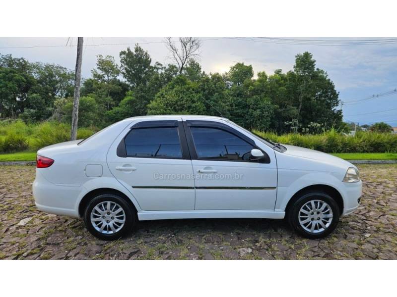 FIAT - SIENA - 2010/2010 - Branca - R$ 27.900,00