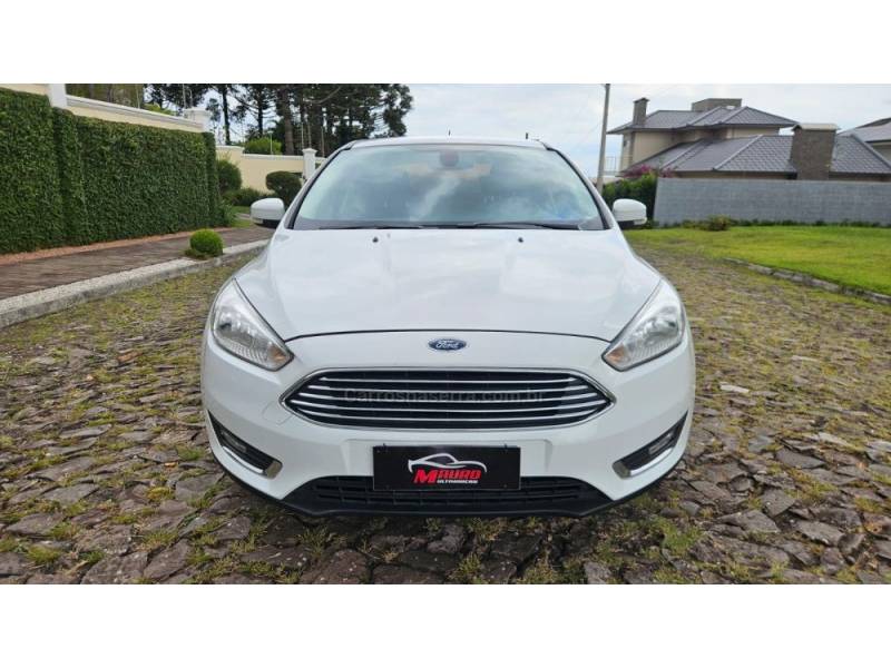 FORD - FOCUS - 2018/2019 - Branca - R$ 66.900,00