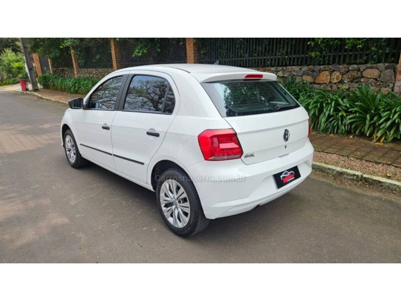 VOLKSWAGEN - GOL - 2021/2022 - Branca - R$ 59.900,00