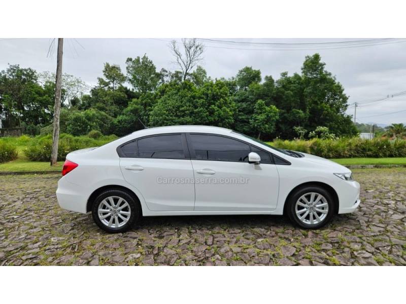 HONDA - CIVIC - 2013/2014 - Branca - R$ 73.900,00