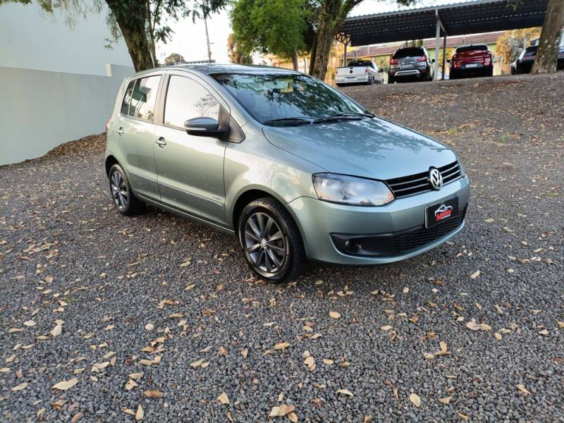 VOLKSWAGEN - FOX - 2010/2011 - Cinza - R$ 37.900,00