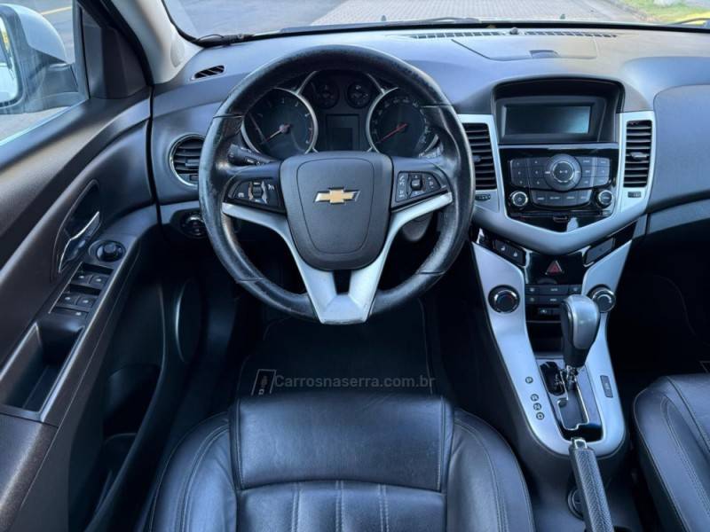 CHEVROLET - CRUZE - 2016/2016 - Prata - R$ 72.900,00