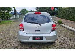 NISSAN - MARCH - 2011/2012 - Prata - R$ 33.900,00