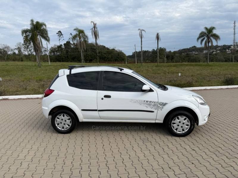 FORD - KA - 2009/2010 - Branca - R$ 20.900,00