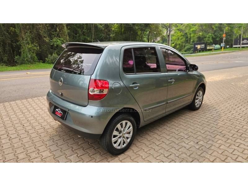 VOLKSWAGEN - FOX - 2009/2010 - Prata - R$ 28.500,00