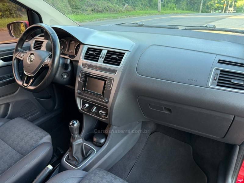 VOLKSWAGEN - FOX - 2017/2017 - Vermelha - R$ 53.900,00