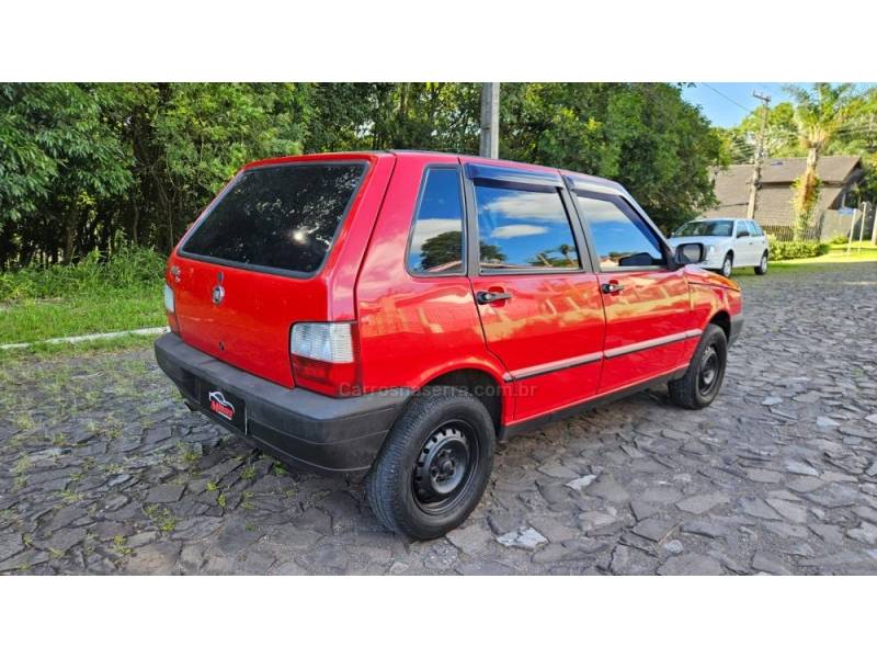 FIAT - UNO - 2004/2004 - Vermelha - R$ 15.000,00