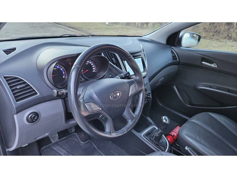 HYUNDAI - HB20 - 2013/2014 - Branca - R$ 55.900,00