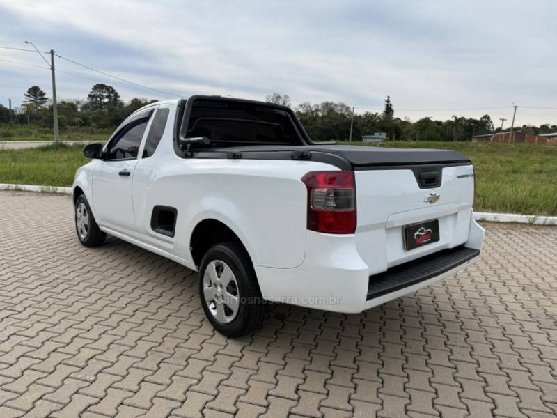 CHEVROLET - MONTANA - 2013/2014 - Branca - R$ 45.000,00