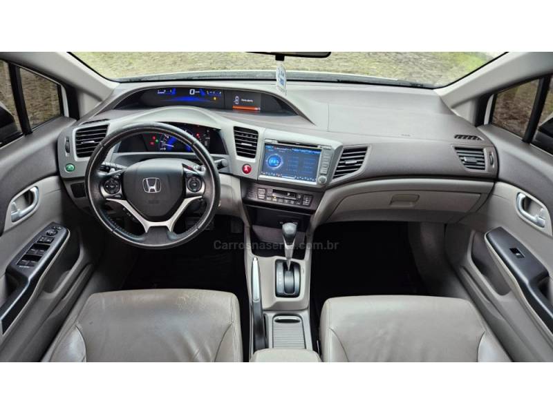 HONDA - CIVIC - 2013/2014 - Branca - R$ 73.900,00