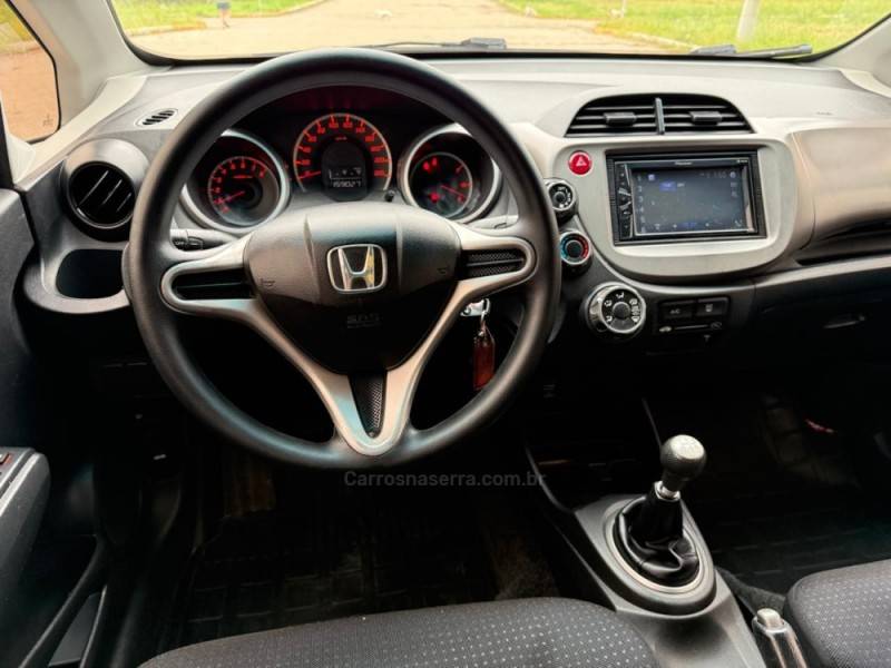 HONDA - FIT - 2012/2012 - Prata - R$ 45.900,00