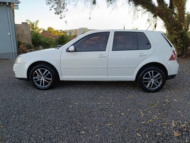 VOLKSWAGEN - GOLF - 2009/2010 - Branca - R$ 45.900,00