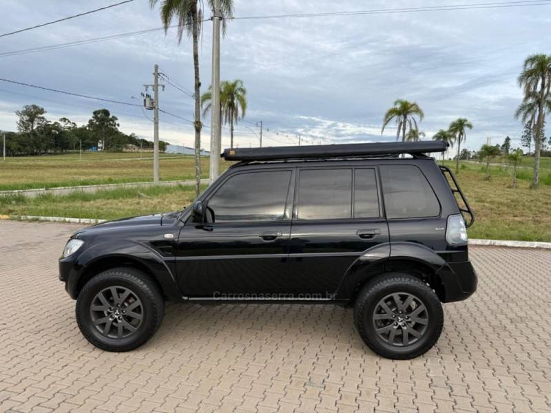 MITSUBISHI - PAJERO TR4 - 2011/2012 - Preta - R$ 69.900,00