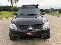 MITSUBISHI - PAJERO TR4 - 2011/2012 - Preta - R$ 69.900,00