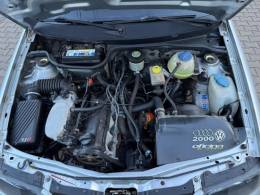 VOLKSWAGEN - SAVEIRO - 2000/2001 - Prata - R$ 33.900,00