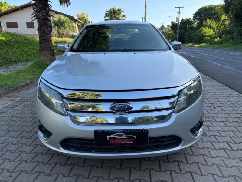 FORD - FUSION - 2010/2010 - Prata - R$ 43.900,00