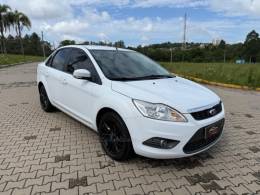 FORD - FOCUS - 2013/2013 - Branca - R$ 39.900,00