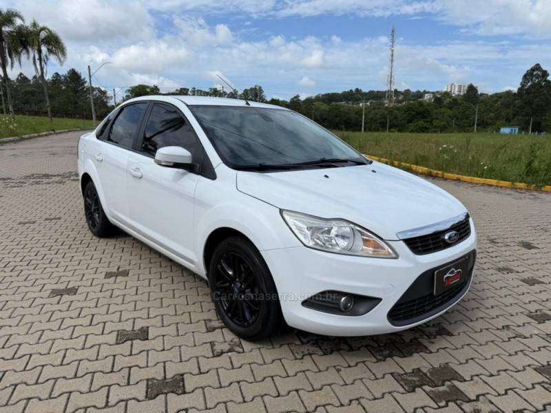 FORD - FOCUS - 2013/2013 - Branca - R$ 39.900,00