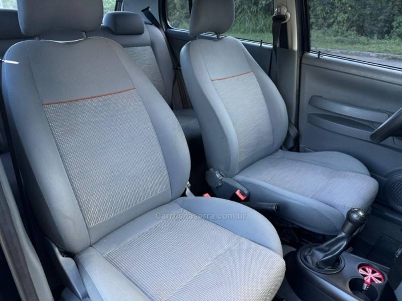 VOLKSWAGEN - FOX - 2007/2008 - Preta - R$ 30.900,00