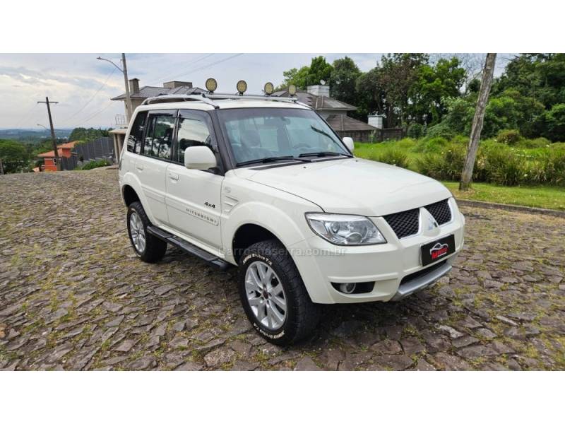 MITSUBISHI - PAJERO TR4 - 2010/2011 - Branca - Sob Consulta