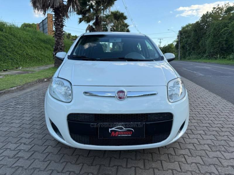 FIAT - PALIO - 2014/2015 - Branca - R$ 34.900,00