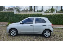 NISSAN - MARCH - 2011/2012 - Prata - R$ 33.900,00