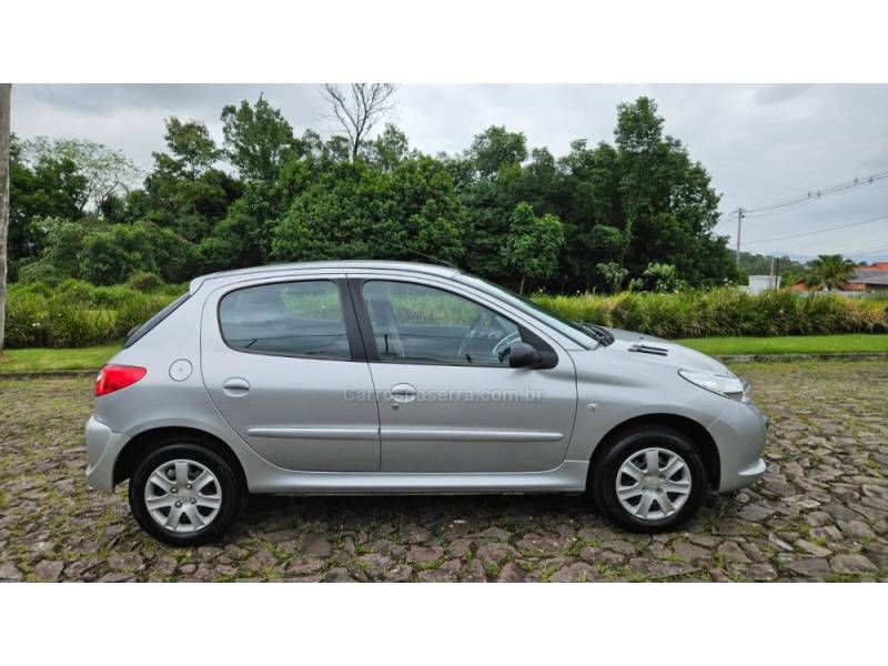 PEUGEOT - 207 - 2010/2011 - Prata - R$ 22.900,00