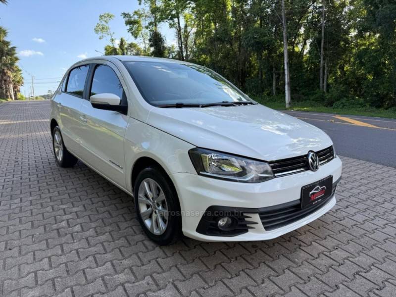 VOLKSWAGEN - GOL - 2016/2017 - Branca - R$ 46.900,00