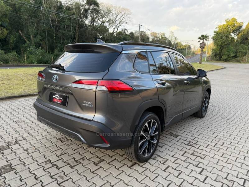 TOYOTA - COROLLA - 2022/2023 - Cinza - R$ 175.000,00