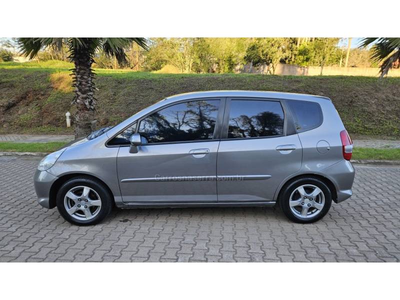 HONDA - FIT - 2008/2008 - Cinza - R$ 33.900,00