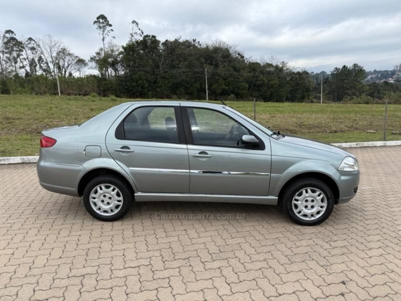 FIAT - SIENA - 2009/2010 - Cinza - R$ 32.900,00