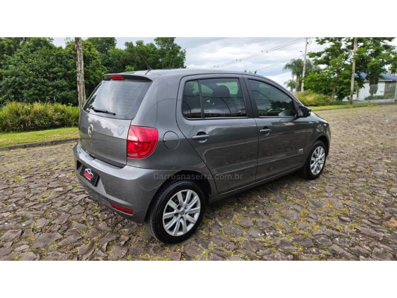 VOLKSWAGEN - FOX - 2012/2013 - Cinza - R$ 38.900,00