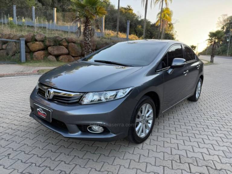 HONDA - CIVIC - 2014/2014 - Cinza - R$ 74.900,00