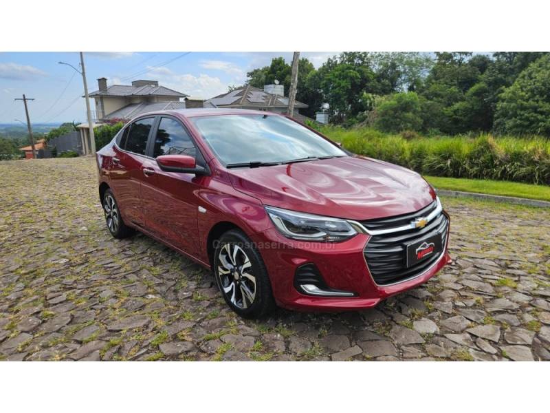 CHEVROLET - ONIX - 2022/2023 - Vermelha - R$ 90.900,00