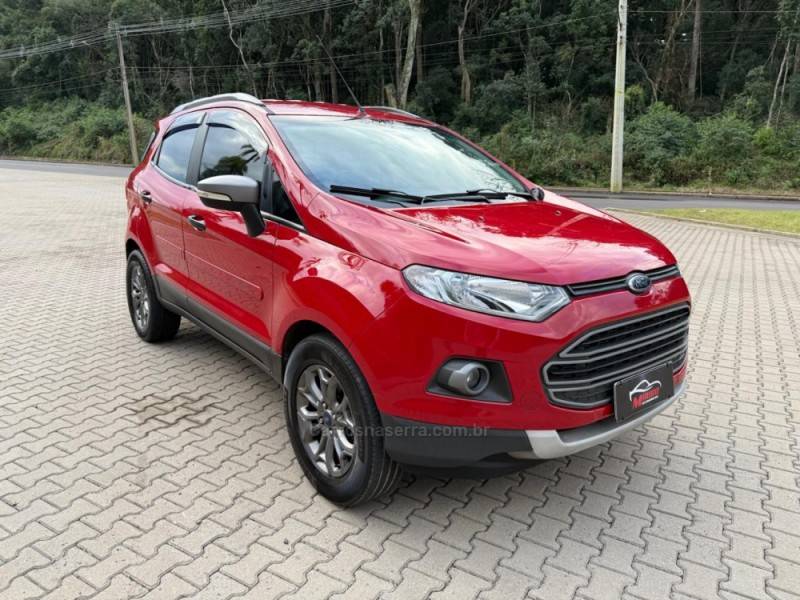 FORD - ECOSPORT - 2016/2017 - Vermelha - R$ 63.900,00