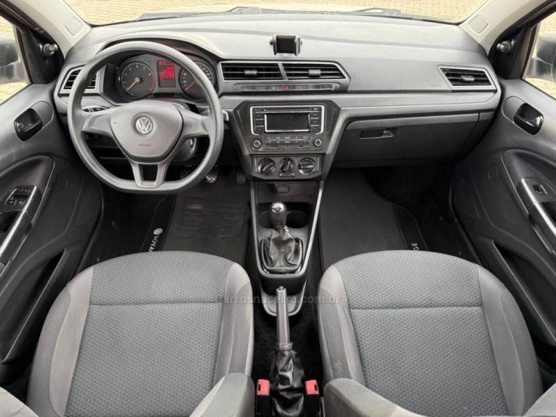 VOLKSWAGEN - VOYAGE - 2021/2022 - Prata - R$ 61.900,00