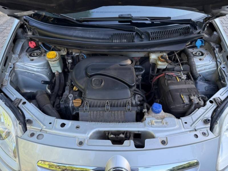 FIAT - PALIO - 2012/2013 - Prata - R$ 39.900,00