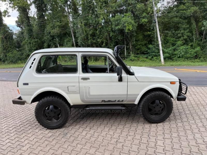 LADA - NIVA - 1993/1993 - Branca - R$ 29.900,00
