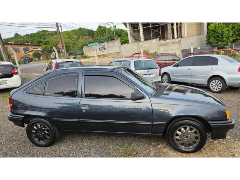 CHEVROLET - KADETT - 1994/1995 - Cinza - R$ 8.900,00