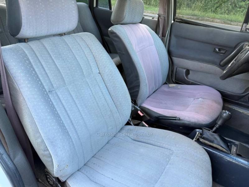 VOLKSWAGEN - SANTANA - 1995/1995 - Branca - R$ 8.900,00