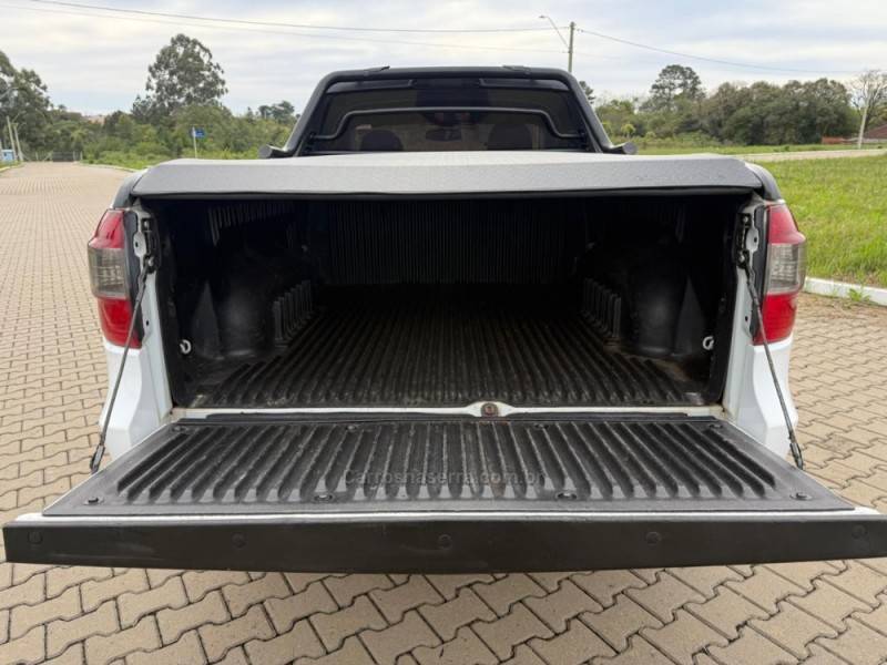 CHEVROLET - MONTANA - 2013/2014 - Branca - R$ 45.000,00