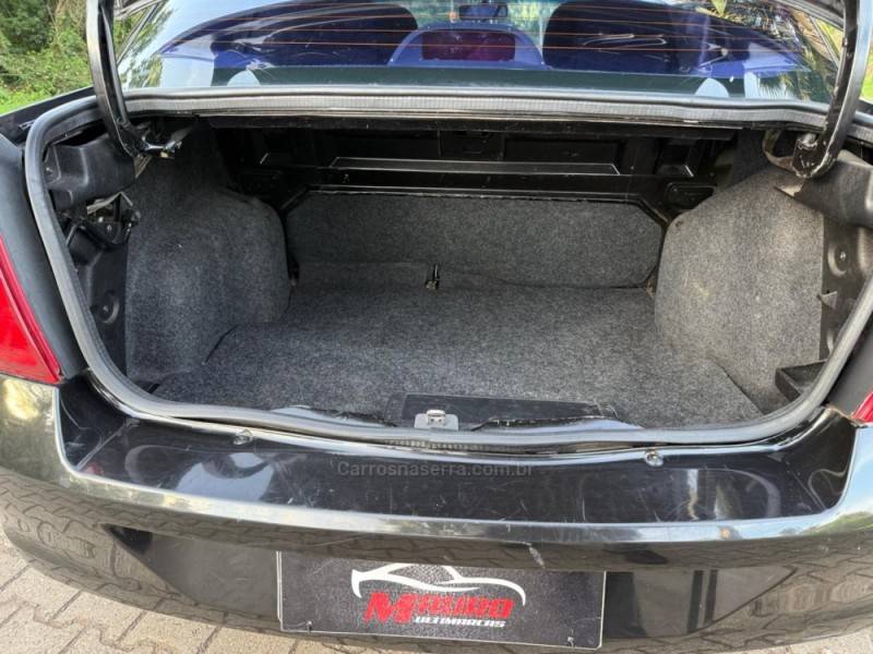 RENAULT - CLIO - 2007/2008 - Preta - R$ 21.900,00