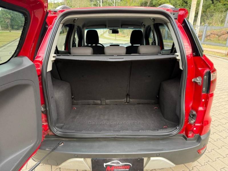 FORD - ECOSPORT - 2016/2017 - Vermelha - R$ 63.900,00