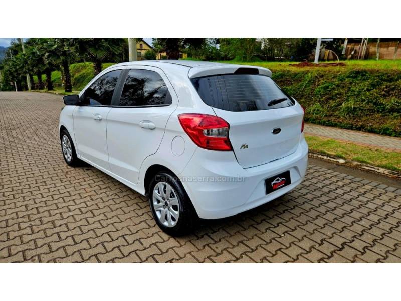 FORD - KA - 2015/2016 - Branca - R$ 39.900,00