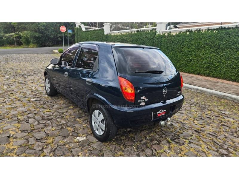 CHEVROLET - CELTA - 2005/2006 - Azul - R$ 18.900,00