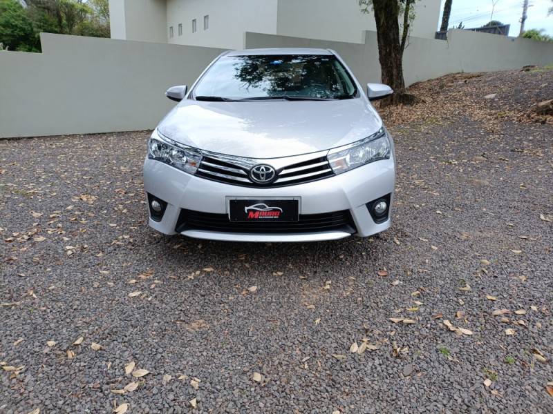 TOYOTA - COROLLA - 2016/2017 - Prata - R$ 96.900,00